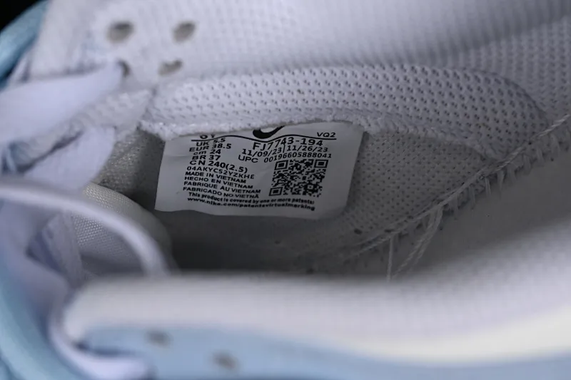 All categories Nk SB Dunk series Nk SB Dunk Low Low-top sneakers Nk Dunk Low Simple sky blue Sea salt and lemon SB strap low-top casual sneakers FJ7743-194